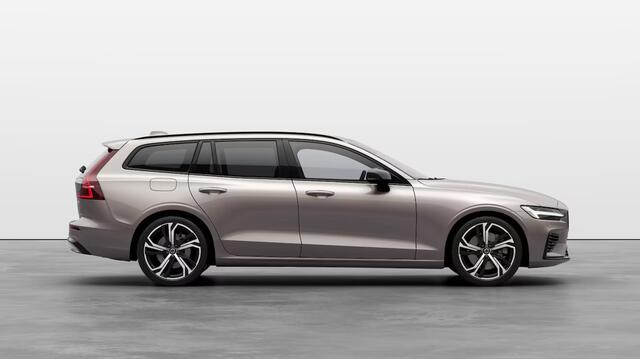 Volvo V60 T8 AWD Ultra Performance Edition Dark | Extra getint glas achter | 19" 5-triplespaaks Glossy Black Diamond Cut