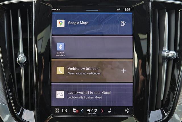 Volvo V60 B4 Ultra Dark - Panorama/schuifdak - IntelliSafe Assist & Surround - 360º Camera - Harman/Kardon audio - Verwarmde voorstoelen, stuur & achterbank - Parkeersensoren voor & achter - Elektr. bedienb. voorstoelen met geheugen - Head up display - Draadloze te