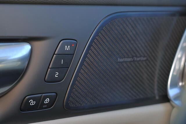 Volvo V60 T6 Recharge AWD Core - IntelliSafe Assist & Surround - 360º Camera - Harman/Kardon audio - Adaptieve LED koplampen - Verwarmde voorstoelen, stuur & achterbank - Parkeersensoren voor & achter - Elektr. bedienb. voorstoelen met geheugen - 19' LMV