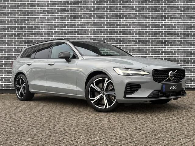 Volvo V60 2.0 T8 AWD Ultra Dark Performance Edition | Polestar Engineered Optimisation | 19" 5-triplespaaks Glossy Black Diamond Cut | Extra getint glas achter | Panoramisch schuif/kantel dak | 360 Camera | Head Up Display