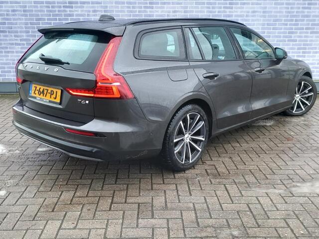 Volvo V60 2.0 T6 Plug-in hybrid AWD Ultra Dark | Schuif-/Kanteldak | 360 Camera | Harman Kardon | Trekhaak | Sportstoelen | Stoel- en Stuurverwarming |