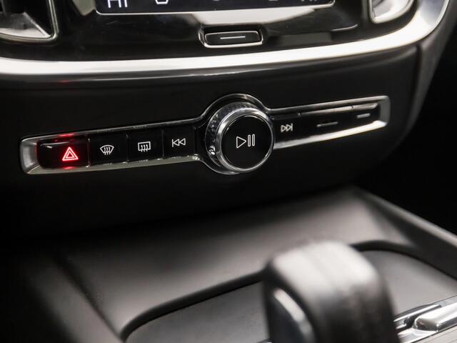 Volvo V60 2.0 B3 Momentum 164Pk Automaat (GROOT NAVI, CAMERA, ADAPTIVE CRUISE, SPORTSTOELEN, LED KOPLAMPEN, STUUR/STOELVERWARMING, NIEUWE APK, NIEUWSTAAT)