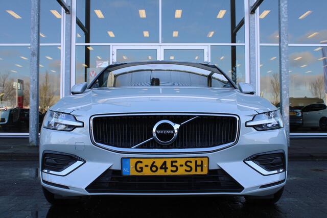 Volvo V60 T4 Automaat Momentum Pro | Trekhaak | Schuif/kanteldak | Verw. Voorstoelen | Getint glas | 18" LMV