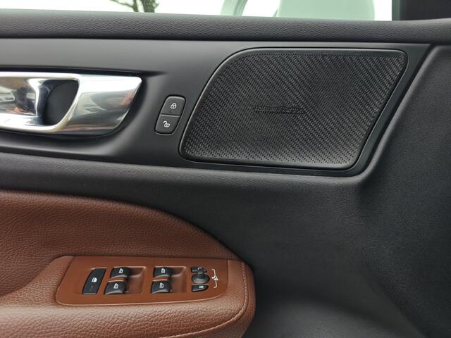 Volvo V60 T6 Twin Engine AWD Momentum Pro | Rijklaarprijs | Pano dak | Head-up |