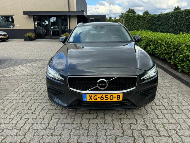 Volvo V60 2.0 T5 Momentum virtual cockpit, leer, navi