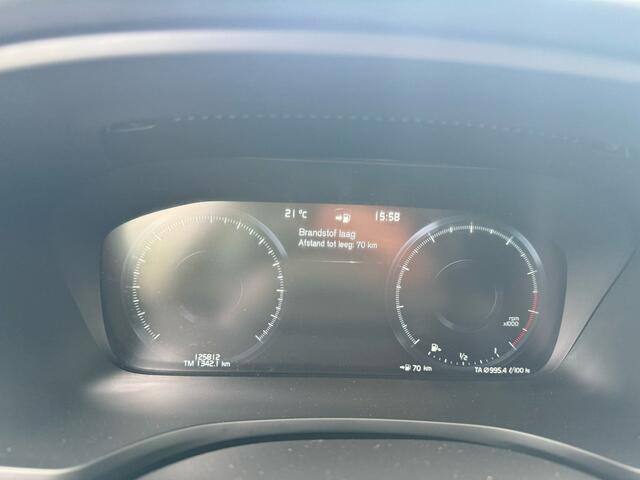 Volvo V60 2.0 T5 Momentum virtual cockpit, leer, navi