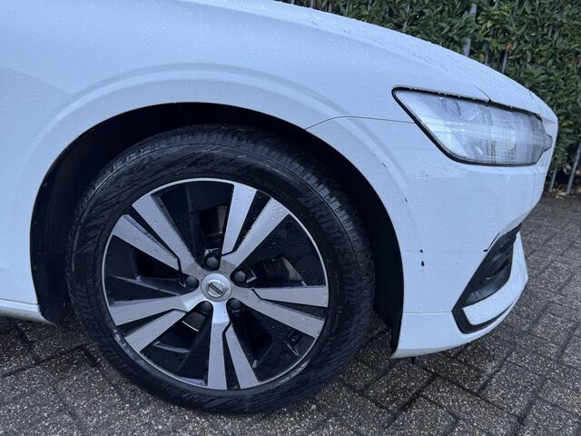 Volvo V60 2.0 B3 Momentum Advantage | Navi |