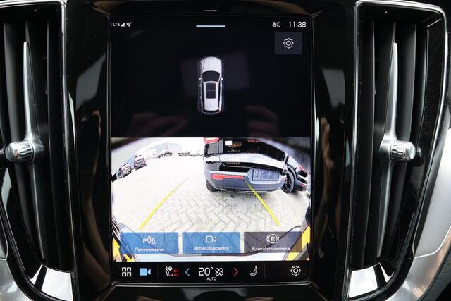Volvo V60 B4 Essential Edition - IntelliSafe Assist & Surround - Parkeercamera achter - Verwarmde voorstoelen, stuur & achterbank - Parkeersensoren achter - Draadloze tel. lader - Extra getint glas - 17' LMV