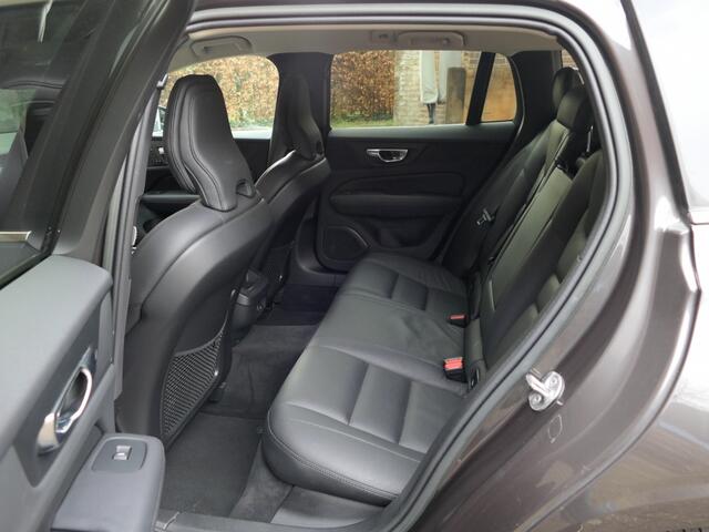 Volvo V60 2.0 B3 Plus Bright 12 MND garantie / Facelift / Google infotainm