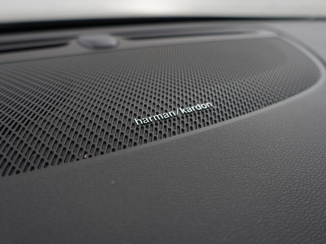 Volvo V60 2.0 T8 Recharge AWD Inscription Aut- Panoramadak, Elek Trekhaak, Harman Kardon, Stuur/Stoelverwarming, Memory Seats