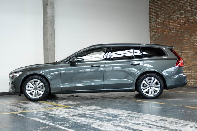 Volvo V60 B4 Essential Edition | Stoelverwarming | Stuurwielverwarming | Parkeersensoren voor + achter | Parkeercamera | BLIS | Lederen Bekleding | Pilot Assist | Google Infotainment