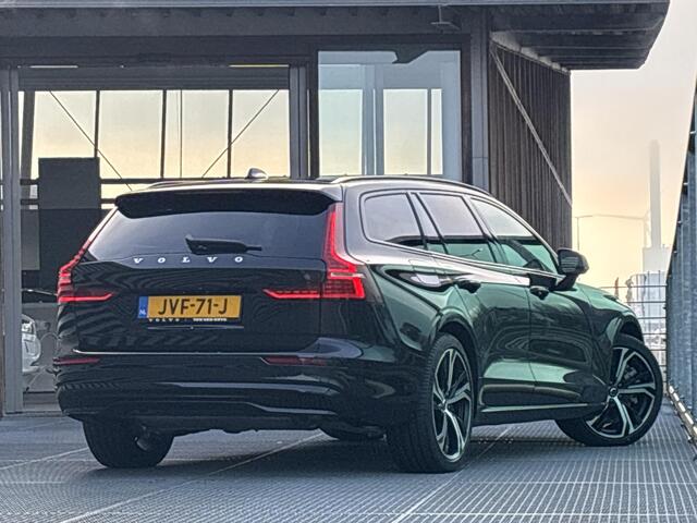 Volvo V60 2.0 T8 Plug-in hybrid AWD Plus Dark PHEV, Automaat, Polestar engineered optimalisation, Stoelverwarming, Stuurverwarming, Park assist voor- en achter, Parkeercamera, Extra getinte ramen, Harman Kardon audio