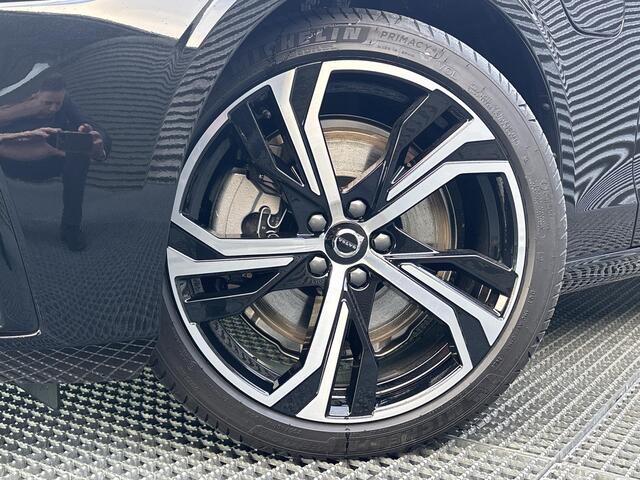 Volvo V60 2.0 T8 Plug-in hybrid AWD Plus Dark PHEV, Automaat, Polestar engineered optimalisation, Stoelverwarming, Stuurverwarming, Park assist voor- en achter, Parkeercamera, Extra getinte ramen, Harman Kardon audio