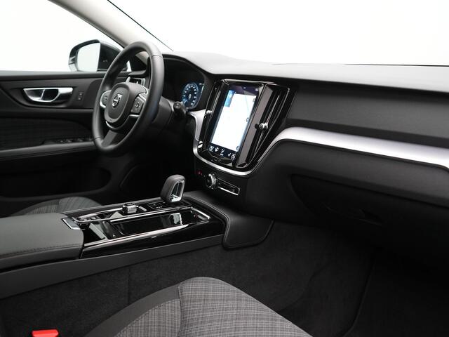 Volvo V60 T6 AWD Core Bright LONG RANGE Plug In Hybrid 350pk Dealer O.H. PHEV | Adaptive Cruise | 360 Camera | Voorstoelen & Stuur Verwarmd | Apple Carplay | Keyless | Navigatie | Virtual | DAB |