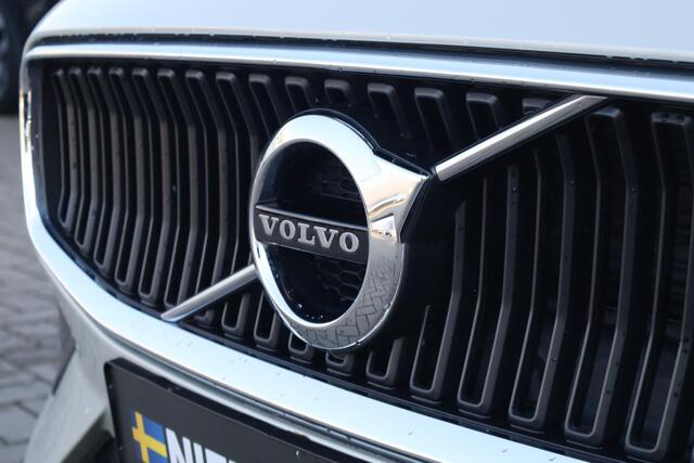 Volvo V60 2.0 T4 Momentum Pro | Adaptieve Cruise Control | Standkachel | Trekhaak | Stoel- en stuurverwarming | Actieve LED koplampen | Lederen bekleding | Achterbankverwarming | Dode hoek detectie BLIS |