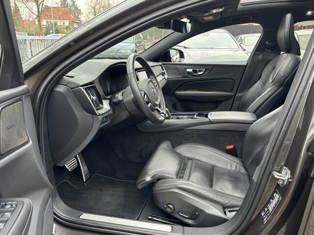 Volvo V60 T8 AWD R-Design HeadUp MASSAGE Pano Keyless Harman Kardon