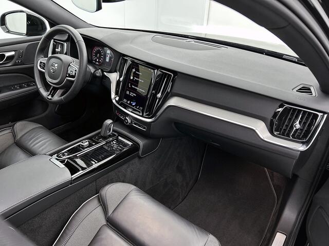 Volvo V60 2.0 T8 Hybride SOH 94% AWD R-Design / Panoramadak / Leder / Navigatie / Adap. Cruise / Pdc.V+A / Stuur- Stoelverwarming / Apk 01-2028
