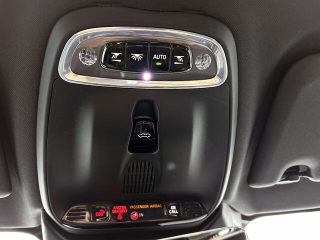 Volvo V60 2.0 T8 Hybride SOH 94% AWD R-Design / Panoramadak / Leder / Navigatie / Adap. Cruise / Pdc.V+A / Stuur- Stoelverwarming / Apk 01-2028