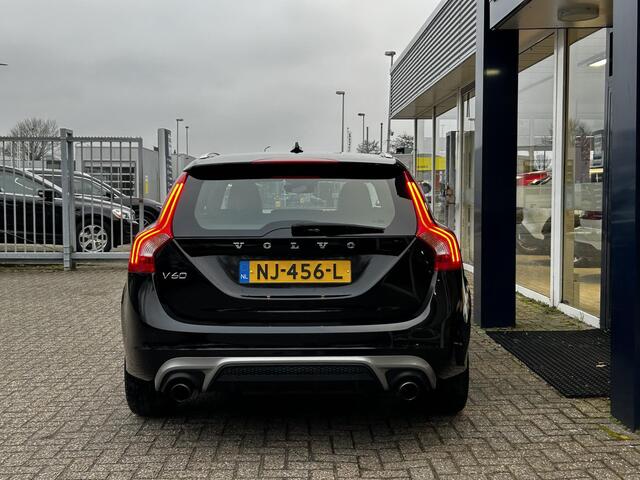 Volvo V60 1.5 T3 Nordic+ / Automaat / NL-Auto / Dealer-Onderhouden / Standkachel / Half-Leder/Half-Alcantara / Stoelverwarming / Cruise-Control / Climate-Control / Radio-Bluetooth / Navi / PDC-Achter / 18'' LMV / ENZ.
