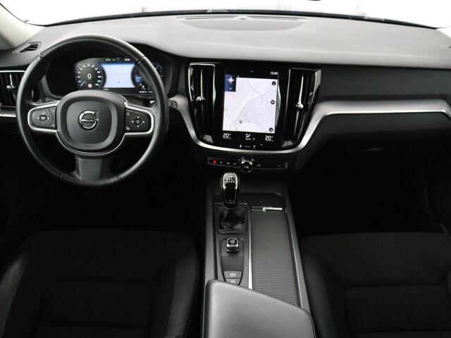Volvo V60 2.0 D3 Momentum Pro | Trekhaak | Half leder | Carplay | Navigatie | Full LED | Cruise control | Parkeerhulp | Bluetooth