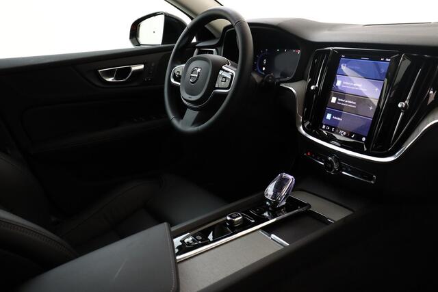 Volvo V60 B4 (M-HYBRID) PLUS DARK -GEVENT.LEDER|CAMERA|TREKHAAK|ADAP.CRUISE|POWER-SEATS|19"