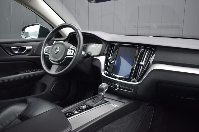 Volvo V60 2.0 T5 250pk Automaat Inscription Zwart Leder | Panoramadak | LED | Carplay | Virtual | Sportstoelen