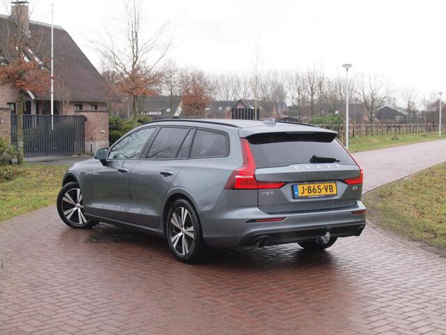Volvo V60 2.0 B3 Momentum Advantage | Camera | Trekhaak | Apple Carplay | Cruise Control |