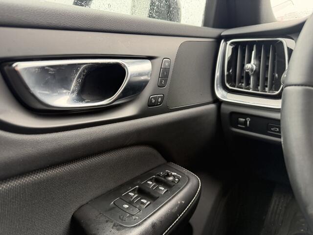 Volvo V60 2.0 B4 R-Design | Nieuw Binnen! | BTW | Memory | Trekhaak | Stoelverwarming | Apk 01-2028