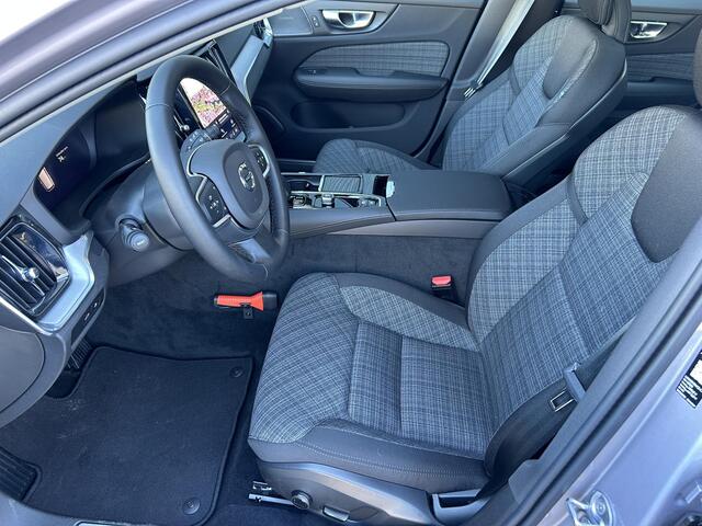 Volvo V60 2.0 T6 Plug-in hybrid AWD Core Business Edition Harman Kardon audio / 360 camera