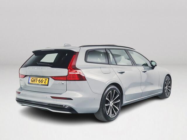 Volvo V60 T6 Plug-in hybrid AWD Plus Dark | Panoramadak | Harman Kardon | 360° camera | Trekhaak | Stoel- stuurverwarming