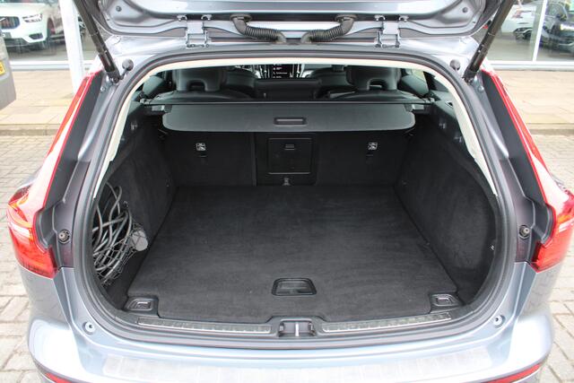 Volvo V60 T6 Recharge AWD R-Design | Harmon Kardon Audio | Achteruitrij cam. | Trekhaak | Stoel/stuur verw. |