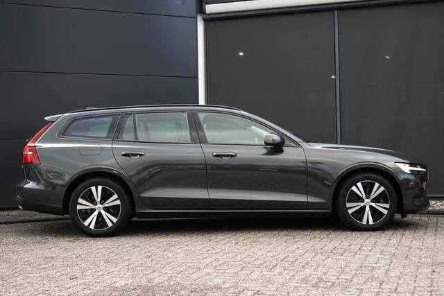 Volvo V60 2.0 B3 Essential Edition | Adaptieve Cruise Control | Camera | Stoel en stuurverwarming | DAB+| Lederen bekleding |
