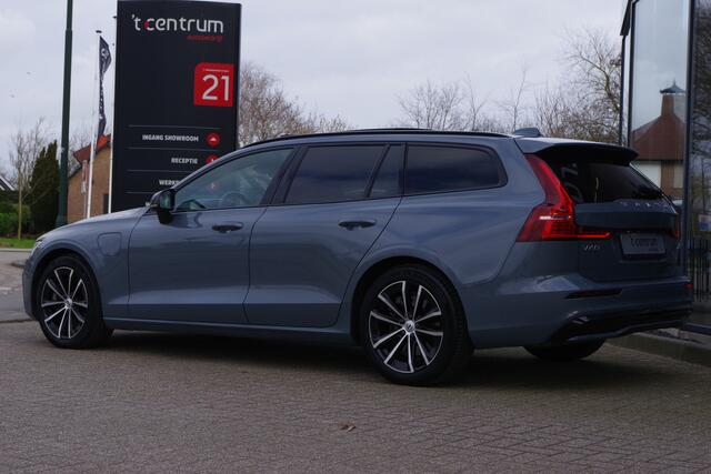 Volvo V60 2.0 T6 Plug-in Hybrid AWD 350 PK Ultimate Dark Long Range, Panoramadak, Trekhaak, H/K Sound, Adap. Cruise Control