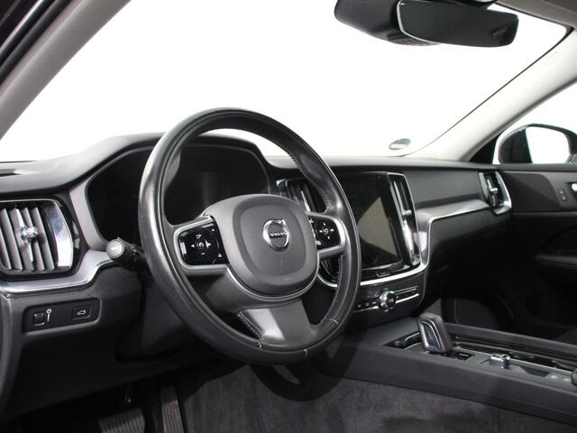 Volvo V60 2.0 B3 Automaat Momentum | Navigatie | Wegklapbare Trekhaak | Climate Control | Blis | Parkeer sensoren | Cruise Control | Lichtmetalen Velgen