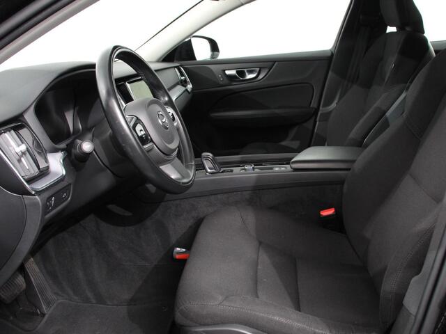 Volvo V60 2.0 B3 Automaat Momentum | Navigatie | Wegklapbare Trekhaak | Climate Control | Blis | Parkeer sensoren | Cruise Control | Lichtmetalen Velgen