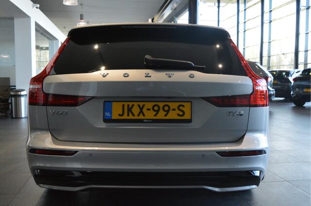 Volvo V60 2.0 T6 Plug-in hybrid AWD Plus Dark leer trekhaak !!