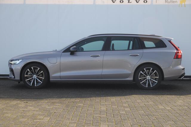 Volvo V60 T6 350PK Automaat AWD Plus Dark / Adaptive cruise control / Elektrische stoelen / Harman Kardon audio / Trekhaak / Pilot assist / BLIS / Stoel en stuur verwarming / Elektrische achterklep / Parkeersensoren met 360 camera / Google infotainment