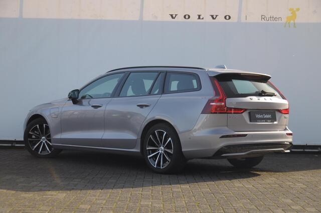 Volvo V60 T6 350PK Automaat AWD Plus Dark / Adaptive cruise control / Elektrische stoelen / Harman Kardon audio / Trekhaak / Pilot assist / BLIS / Stoel en stuur verwarming / Elektrische achterklep / Parkeersensoren met 360 camera / Google infotainment