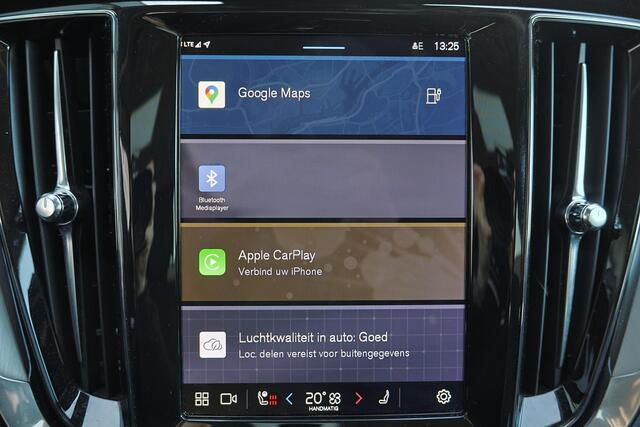 Volvo V60 T6 Recharge AWD Core Bright - IntelliSafe Assist & Surround - 360º Camera - Harman/Kardon audio - Adaptieve LED koplampen - Verwarmde voorstoelen, stuur & achterbank - Parkeersensoren voor & achter - Extra getint glas - 18' LMV