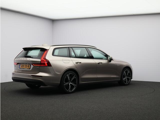 Volvo V60 2.0 T6 Plug-in hybrid AWD Core Business Ed. / Stoel-, stuurwiel- & achterbankverwarming / 360 camera / Harman Kardon / BLIS