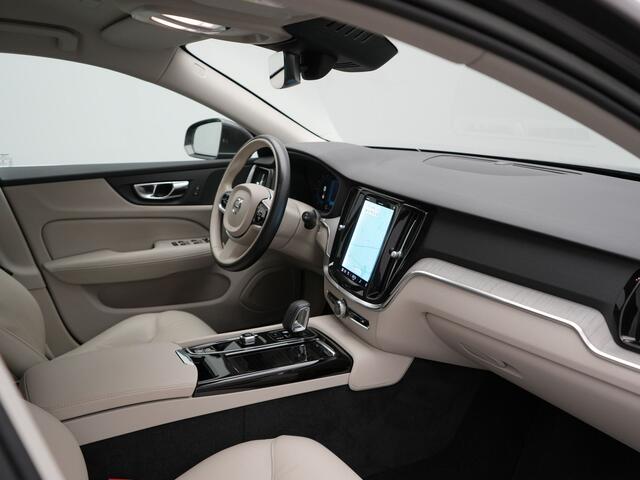 Volvo V60 T6 AWD Core Bright LONG RANGE Plug In Hybrid 350pk Dealer O.H. PHEV | Camera | Lederen Sportstoelen & Stuur Verwarmd | Google Assistent | Apple Carplay | Keyless | Achterbank Verwarmd | Navigatie | DAB | Virtual | 18"L.M |