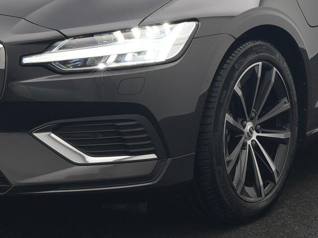 Volvo V60 T6 AWD Core Bright LONG RANGE Plug In Hybrid 350pk Dealer O.H. PHEV | Camera | Lederen Sportstoelen & Stuur Verwarmd | Google Assistent | Apple Carplay | Keyless | Achterbank Verwarmd | Navigatie | DAB | Virtual | 18"L.M |