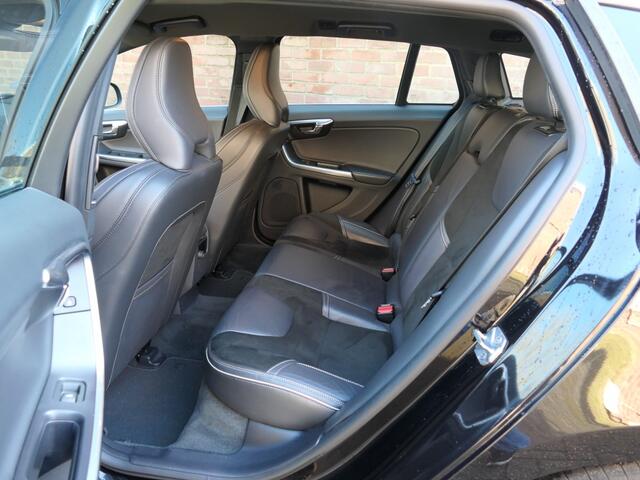 Volvo V60 2.0 T4 Bus. Sport 12 MND garantie Xenon / Trekhaak / Navi