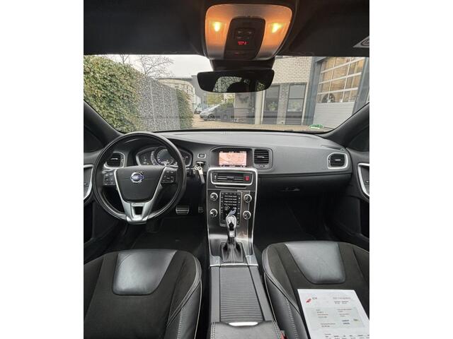 Volvo V60 2.0 T4 Bus. Sport