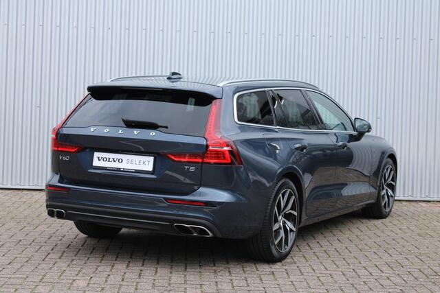 Volvo V60 T5 Automaat Momentum | Keyless Entry| Parkeersensoren voor + achter | Apple Carplay / Android Auto | Navigatie | Dealeronderhouden | Cruise Control | Privacy Glass | 18" Lichtmetalen Velgen