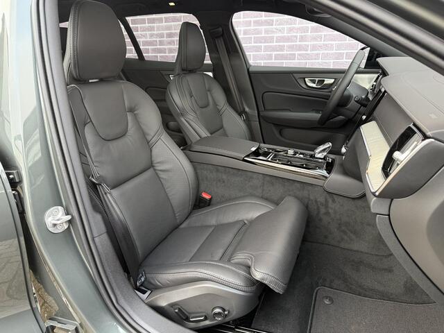 Volvo V60 2.0 T8 Plug-in hybrid AWD Ultra Dark | Uitlaat met kleppen systeem | Bowers & Wilkins | Zwarte hemel | Massage | Stoel ventilatie + Verwarming | Panorama Schuifdak | HUD | Adaptieve Cruise | BLIS | 360° Camera |Polestar optimized