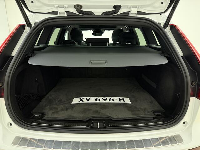 Volvo V60 T5 251PK Automaat R-Design / Head-Up / Stoelventilatie / Harman&Kardon / Elektr. Stoelen / 360 Camera / Trekhaak / Panoramadak / DAB / Adapt. Cruise / BLIS /