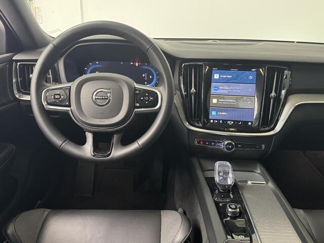 Volvo V60 2.0 B3 Plus Dark | Trekhaak | Harman / Kardon | 360° Camera | Stoelverwarming |