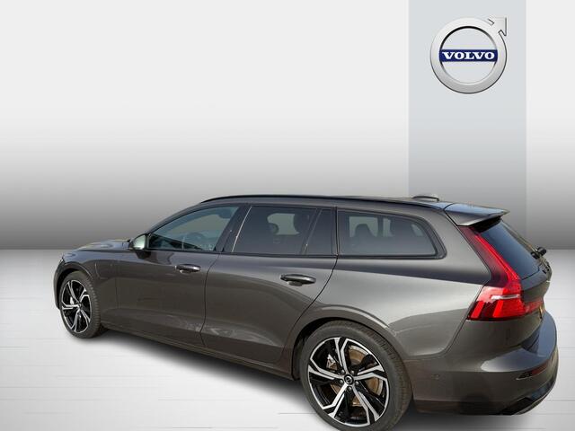 Volvo V60 T6 Plug-in hybrid AWD Plus Dark | Google | Long Range | Head-Up Display | Harman Kardon Audio | 360 Camera | Stoelverwarming Voor + Achter | Keyless | Dodehoekdetectie | Schuif-/Kanteldak | Adaptieve Cruise Control | Zitverlenging | Memory | Stuurverwarmi
