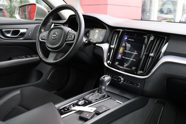 Volvo V60 2.0 D4 Momentum Pro | Origineel NL | Trekhaak | Polestar Engineered | Navigatie | Cruise Control |